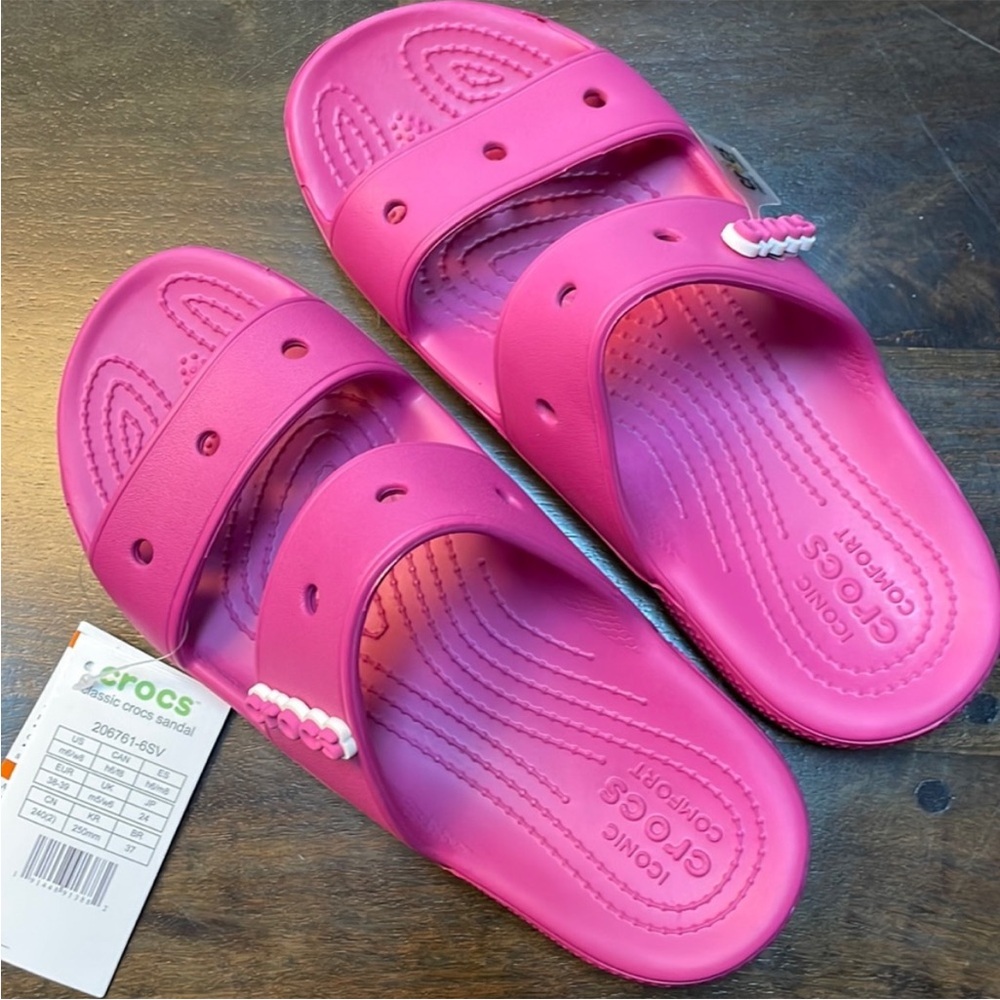 NWT! Crocs Fuchsia Fun Classic Sandals. Women’s Size 9. Includes 2 Charms. - Picture 7 of 16